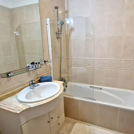 Jasmine Next To Meia