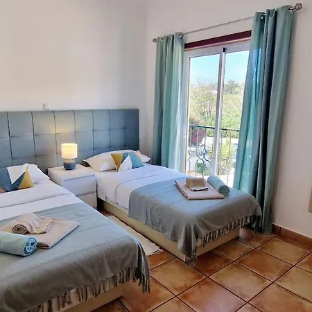 Jasmine Next To Meia